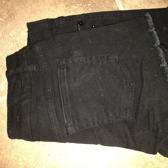 Black shorts - Picture 2 of 4